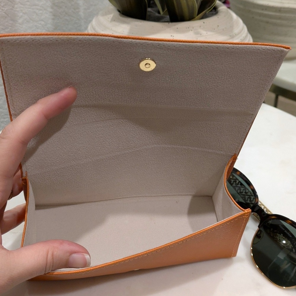Tory Burch Sunglasses with Case Authentic Tortoise Gold Square Frames TY6032 - Picture 12 of 13